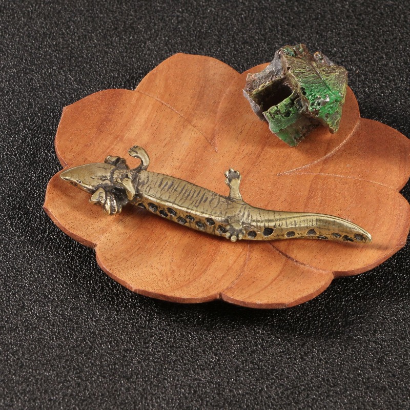 Adorno creativo de salamandra  - Office Desk Tech Accessories reseña y precio